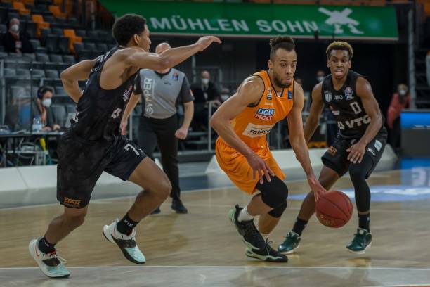 他不仅在底 他不仅在底