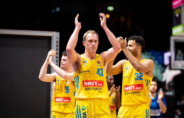 进攻如泥牛 进攻如泥牛